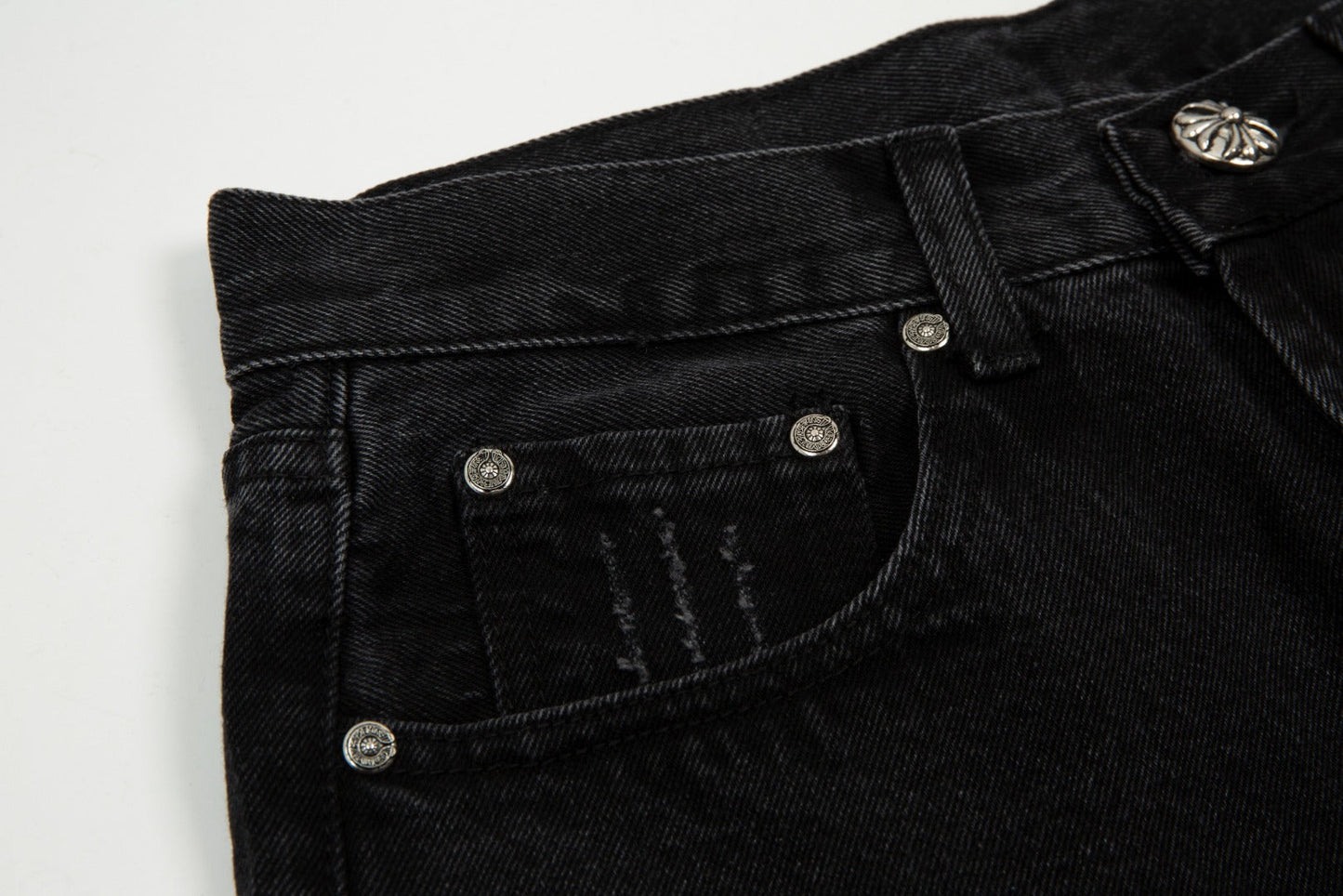 CHROME HEARTS BLACK CROSS PATCH JORTS BLACK - netstar®